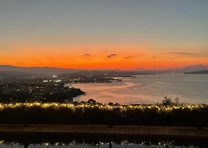 Luxury Mystique With Amazing Seaview Villa Hriszí Aktí Haniá